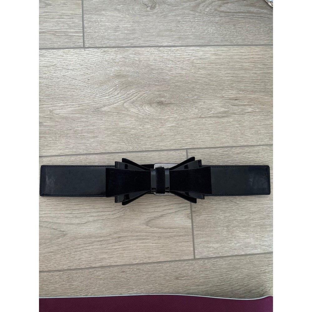 White House Black Market patent leather structure stretchy 3D bow belt dressy XS